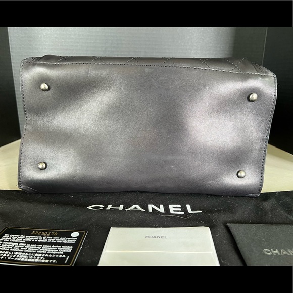 Black classic Chanel Calfskin Stitched Medium Luxury Drawstring Backpack - Picture 9 of 16